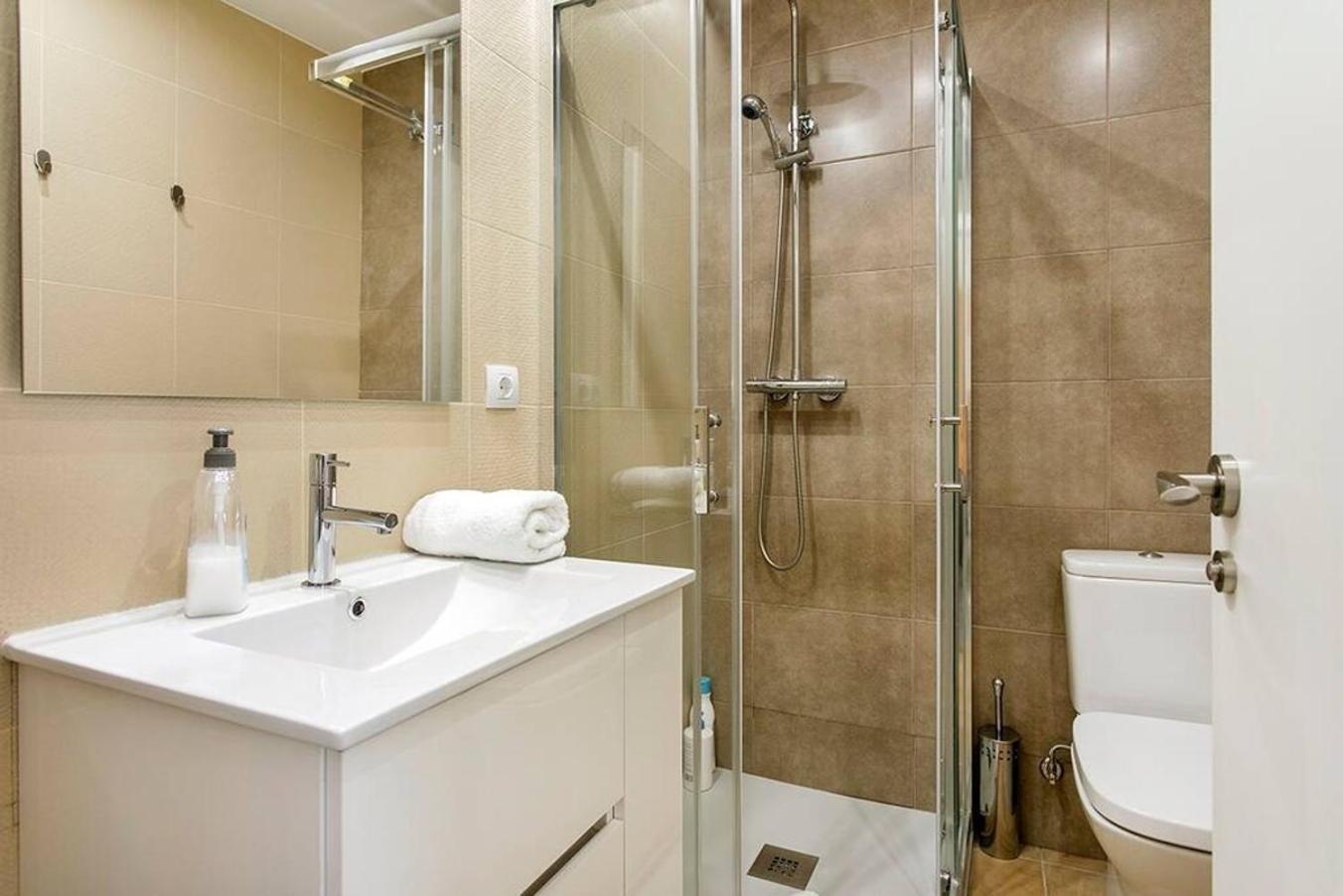 Cozy&New With Terrace Leilighet L'Hospitalet de Llobregat Eksteriør bilde
