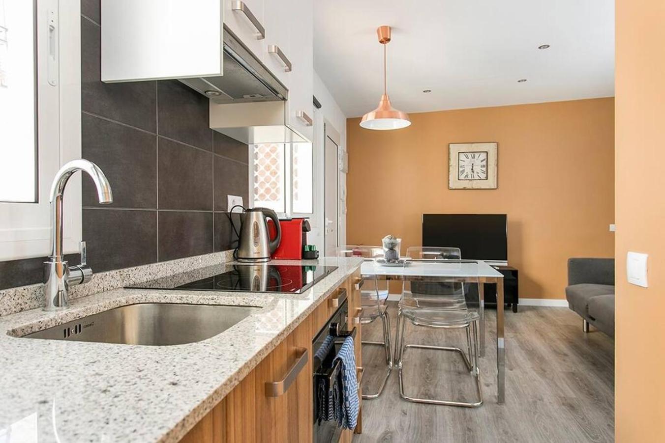 Cozy&New With Terrace Leilighet L'Hospitalet de Llobregat Eksteriør bilde